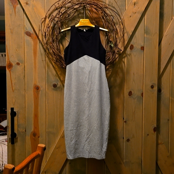 Dresses & Skirts - Athleta XS body slimming dress